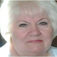 Весь тиждень я зносила додому продукти, щоб на вихідних відсвяткувати свій ювілей, 60 років. Святкувати ми вирішили в суботу, я заздалегідь попередила дітей, щоб вони нічого собі не планували.