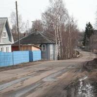 Я соромилася своїх батьків з села: вона не мають гарних манер, одягаються бідно, їдять одну картоплю в селі та огірки. Тому я відразу сказала своєму нареченому, що в мене вже давно немає батьків.