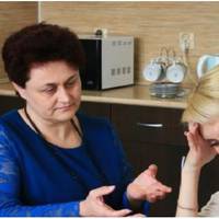 Ми жили настільки бідно, що зайвий раз навіть не могли купити собі мандарини. А свекруха захотіла, щоб мій чоловік оплатив їй ремонт. Ми відмовилися, вона образилася. Нещодавно у нас народився син.