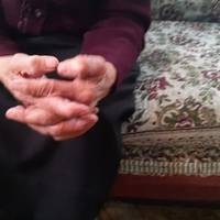 А в понеділок зранку, після гуляння, Світлана зателефонувала матері в село. Вона просила вибачення, що Надії на весілля не запросила. А потім писала повідомлення, та мама вже не брала телефон.