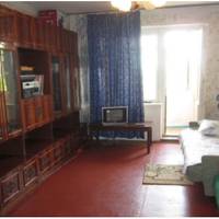 Оксана Степанівна спочатку й чути не хотіла про те, що сваха оселиться в її квартирі. За кілька днів до реєстрації шлюбу Зіна Олександрівна поїхала в гості до дочки.