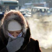 Якось я прийшла до невістки, побачила на кухні гору посуду. Давай той посуд мити. Галина летить до мене вже на кухню, мовляв, що ви робите? Хто вас просив? Не треба! Я й залишила все, як було.