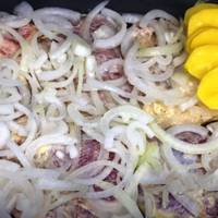 Не втомлююся готувати таку вечерю. Просто м’ясо і картопля, а як смачно!