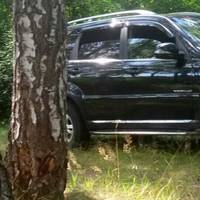 – Всю ніч я не спала, – каже Настя, – чоловік за двері і я бігом одягатися, стрибнула в машину і за ним до лісу. – Настя під’їхала і стала недалеко від його машини.