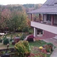 Мені тоді було 15 років, а сестрі – 7. Мали щасливу сім’ю. А потім з’явилася ця Тамара. Батько познайомився з нею на роботі і закохався. Пішов до неї.