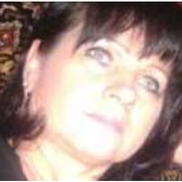 Я заміжня вдруге, і від кожного шлюбу у мене є син. Мій колишній чоловік дуже багата людина і забезпечує нашого спільного сина так, як я не можу забезпечити свою другу дитину.