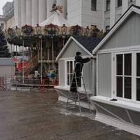 Нардеп: “Ярмарок на смерті! Не до жартів, коли Зеленський під своїм офісом влаштовує гулянку під час епідемії