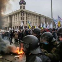 Смолій: Тим часом на Майдані пекло..Зеленський мовчить.. Щойно зачистили ще кілька наметів та напали на людей.