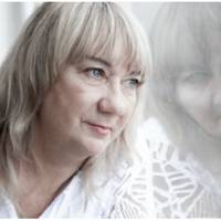 Ми з чоловіком живемо в окремій кімнаті, а син з дружиною і її дітьми – в іншій. Зі мною вони майже не розмовляють. Та й син спілкується з нами в натяжку.