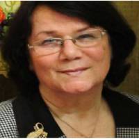 На 60-річчі моєї мами її знайомий встав говорити тост і запропонував їй виходити за нього заміж. Я проти, адже у мене двоє дітей і допомога мами мені дуже потрібна.