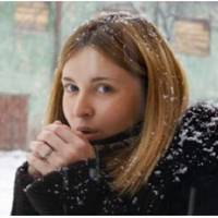 Якось до нас в гості прийшла мамина подруга разом з своїм сином. Як я пізніше зрозуміла, це було сватання. Ігор був чудовим хлопцем – розумним, ерудованим, комунікабельним, але на той час я вже таєм