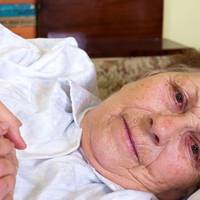 Міша, це ти? Ти приїхав до мене? – спитала багатодітна матір, яку діти відправили доживати в дім пристарілих