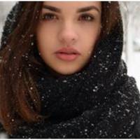 Рік тому рідна сестра позичила у мене велику суму грошей. Їм з чоловіком не вистачало на квартиру. Вона мені пообіцяла, що це ненадовго, бо через кілька місяців її чоловік вступить в права спадщини і