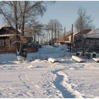 Дзвінок з села порушив спокій в моїй сім’ї – мати просить мене допомогти з дровами або забрати на зиму до себе. Чоловік мій проти, мовляв кому все віддавала все життя, нехай ті й допомагають їй.