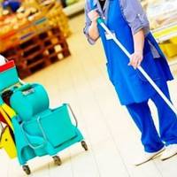 Минулої неділі Марія мила підлогу в супермаркеті, коли до зали увійшов її колишній чоловік. Орест, з гордо піднятою головою, вів за руку свою нову молоду та красиву дружину.