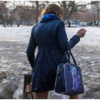 Свекруха кинула слухавку, назвавши сина невдячним і вже місяць вдає, що вона ображена. Попередила, щоб на Різдво ми до неї навіть не приїжджали, якщо ми такі.