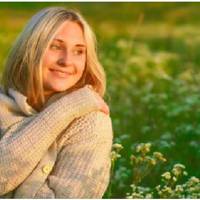 Мій тато багато років працював за кордоном, для того, щоб збудувати власний будинок. Коли я вийшла заміж, то привела зятя додому. Але мої батьки все частіше починають обговорювати сватів.