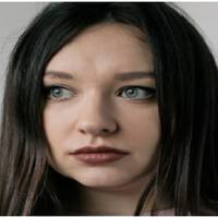 Я просила чоловіка, щоб після весілля ми жили у мене, але Тарас наполіг на тому, що жити ми будемо у нього, бо його батьки все життя будували цей будинок саме для цього.