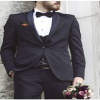 Моя наречена запитала мене, чому я не запрошую на весілля своїх батьків. Я був змушений сказати неправду, що батько занедужав, а мама без нього не поїде. Я остаточно вирішив, що моїх родичів на весі