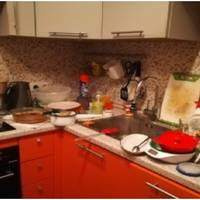 В неділю я поверталася з подругою з церкви. Вона почала розпитувати мене, як живуть мої молодята, ось я і запропонувала їй зайти до них в гості, крім того, квартира знаходилася поруч