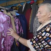 Після весілля Іван привів Марину жити до мами. Молоді подумали, що так буде краще, щоб не платити оренду, вони збиратимуть гроші на перший внесок на свою квартиру.