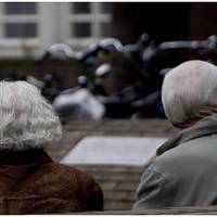 З спільно нажитого майна у наших батьків була тільки двокімнатна квартира в блоковому будинку. Після 40 років шлюбу батьки вирішили розлучитися. Тепер мама буде жити у мене, а батько – у сестри.