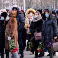 Блогер : Те що сьогодні бачимо в Харкові - ми вже бачили 2 чи 3 роки в Донецьку, коли хоронили такого ж ватного бабуїна захарченка.