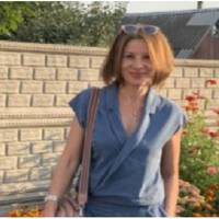 Нещодавно мама мені зателефонувала і сказала, що мені прийшла якась спадщина, і треба приїхати додому, щоб оформити всі документи. Я була ошелешена, коли дізналася, що Ніна Карлівна, яку я не бачила м