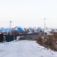 Я маю сина й доньку. Павло живе з дружиною на сусідній вулиці, у хаті тещі. А Оксана поїхала в Польщу, гарно влаштувалася, вийшла там заміж і живе з чоловіком.