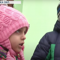 Першокласницю вигнали з класу в День Миколая, бо мама не здала гроші