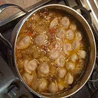 – Зою, а ти не хочеш з дітьми погуляти? Що вони у тебе весь день вдома сидять! – сказала раптом свекруха і навіть згодилася сама обід приготувати. Повернувшись додому, на мій подив за столом сидів мій