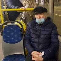 Може хто впізнає свого батька, чоловіка, брата! В автобусі їздить чоловік! Один, не пам’ятає де живе і куди їде!
