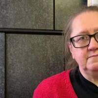 Сина мого не стало давно. Відтоді ми з чоловіком постійно допомагаємо невістці і своїм онукам. Минув рік і діти пішли в садочок, але нічого не змінилося, невістка працювати не хоче, ще й рахунки нам