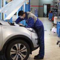 Я влаштувалася на гарну роботу і стала дуже добре заробляти, а мій чоловік працював звичайним робочим на СТО. Свої гроші я витрачала лише на себе: купувала дорогий одяг, косметику.