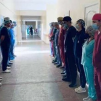 Фото дня: Львівські лікарі віддають останню шану 47-річній донорці органів.