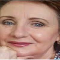 Наближаються свята і невістка відразу попередила мене, що до них на Новий рік прийдуть друзі, а мені треба буде кудись піти з дому, щоб їм не заважати. Я зателефонувала своїй рідній сестрі, яка живе