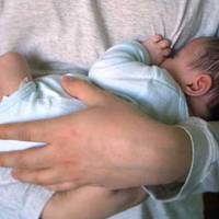 – Беріть собі та виховуйте, бо у нас немає грошей, – заявила вона, та вручила моєму чоловікові немовля, – ви недогледіли мою дочку. Винні в тому тільки ви