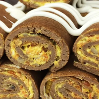 Печінкові рулетики з сирною начинкою: це поєднання смаків зводить з розуму