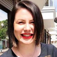 Медіаекспертка: Дорогий Зеленський! Я вчора зустрічала Новий рік в Нових Санжарах разом зі своєю родиною. Біля телевізорів це робили тисячі великих і малих новосанжарців…