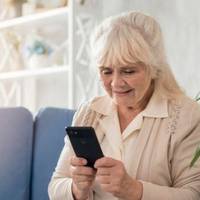 Мама Катерині допомогла чим могла. Сама її виростила, дала гарну освіту. А коли донька вийшла заміж, мама Каті продала свою велику квартиру в столиці, купила собі однокімнатну за містом, а решту від