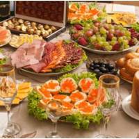 Перед святами до нас пролунало відразу кілька телефонних дзвінків. Виявляється, всі родичі чоловіка дружно вирішили, що святкувати Новий рік вони будуть у нас.