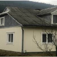 Два дні назад чоловік мені заявив, що хоче забрати свою маму до нас назавжди, так як одній їй важко вести господарство. Я проти, свекрусі лише 65 років. Пів села одиноких жінок, навіть старших за неї