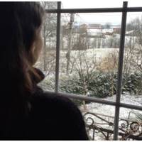 На Святвечір ми родиною вечеряли, чоловікові хтось написав повідомлення, він встав і вийшов з-за столу. Рік тому, саме в цей час, я дізналася, що в Олега є інша.