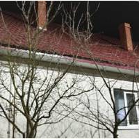 Ярослава вийшла заміж за Василя, народила сина. Чоловік ніби то поїхав на заробітки і зник. Виховувала сина сама, розуміючи, що гроші вирішують все. Тому і сильно хвилювалася, бачачи, що син ввійде в