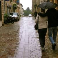 – Моя бабуся завжди говорила, що гарно дивися за собою, бо коли тобі буде недобре, то ти нікому не будеш потрібна: ні дітям, ні чоловікові. А я сміялася на її слова, і говорила завжди, що вийду заміж