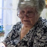 Я попросилася у колишньої невістки переночувати одну ніч. Подзвонила їй з ранку, пояснила ситуацію, а вона зам'ялася на хвилину, а потім відповідає – ну, приїжджайте. Я зібралася, привезла внукам гост