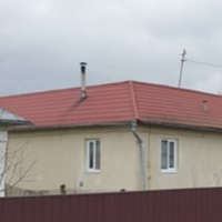 Все було добре до тих пір, поки Валентина не дізналася, що Василь записав весь будинок на свого сина. Вона щиро розраховувала, що частку, яка належить йому, він перепише її доньці.