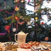 Цього року на Святий вечір я знову не догодила свекрусі. Вона пішла на роботу, а я почала готувати. Поки свекруха повернулася, я майже все приготувала, крім пампушок – цю страву свекруха мені ще і дос