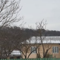 Минулого року на Різдво нас чекав справжній сюрприз – бабуся заповіла дружині приватний будинок, досить пристойний, крім того, там є ще і невеликий сад, і навіть маленький городик.