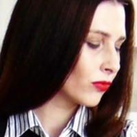 Батьки на кілька днів поїхали в село до родичів, і я вирішила зробити вдома генеральне прибирання – зробила перестановку, викинула на смітник весь мотлох, прибрала нарешті на балконі, де я знайшла неп